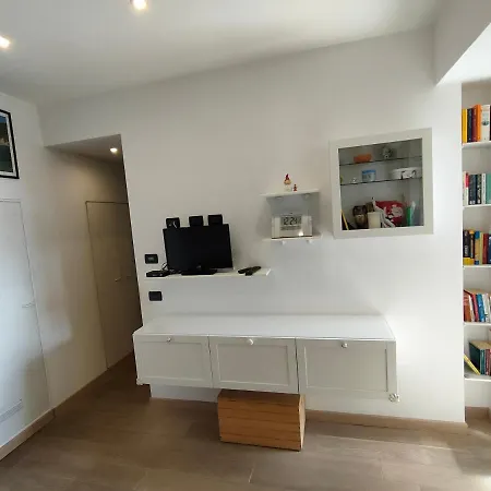 Patella Apartment *